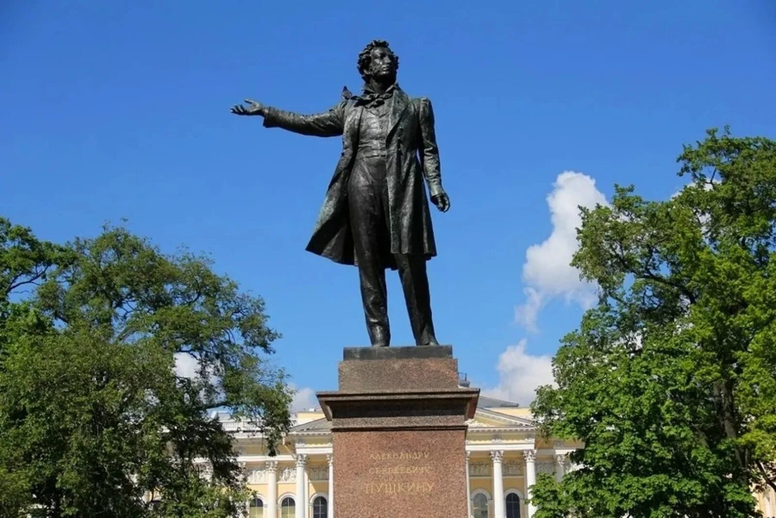 Памятник пушкину в петербурге. М аникушин памятник а с пушкину в санкт-петербурге. памятник а. с. пушкину (санкт-петербург, площадь искусств). памятник пушкину аникушина. памятник пушкину алкушина в санкт петербурге.