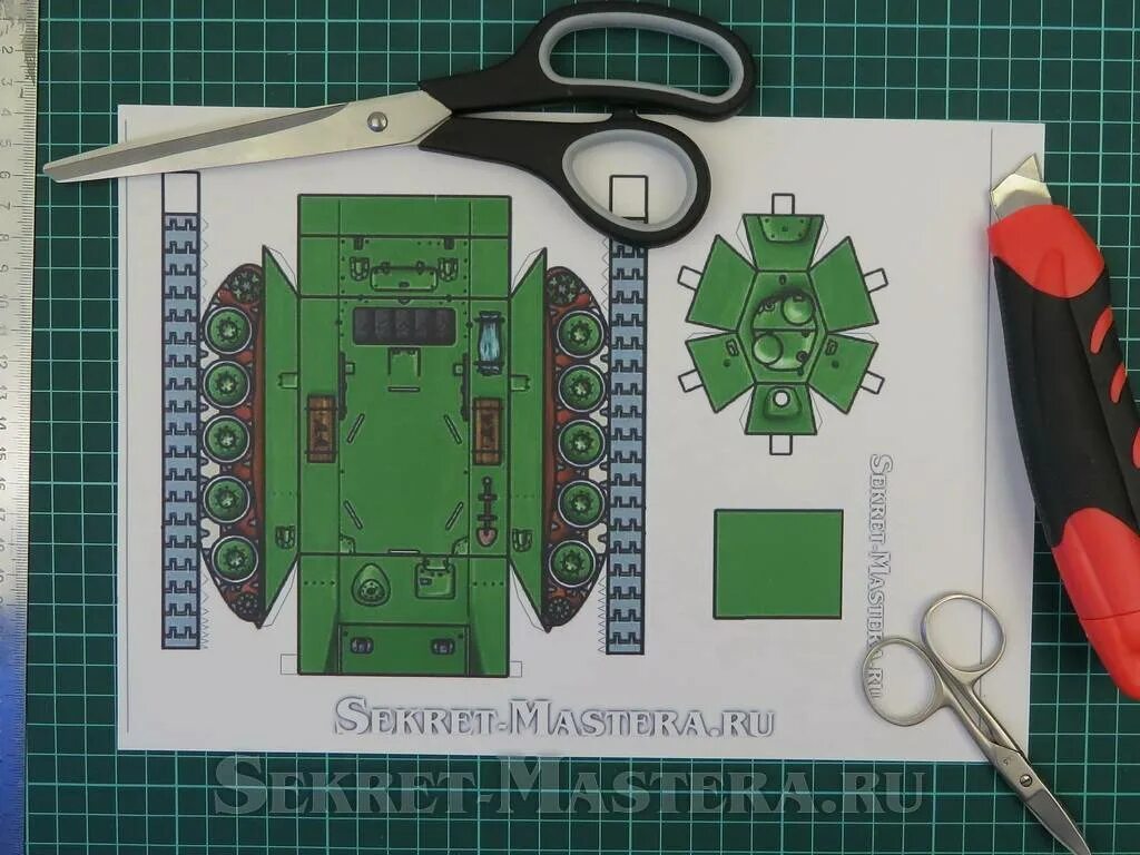 Танк из картона развертка т 34. Танк т-34 развертка из бумаги. Макет танка т-34 из бумаги. Модель танка т34 из бумаги. Танчики на бумаге