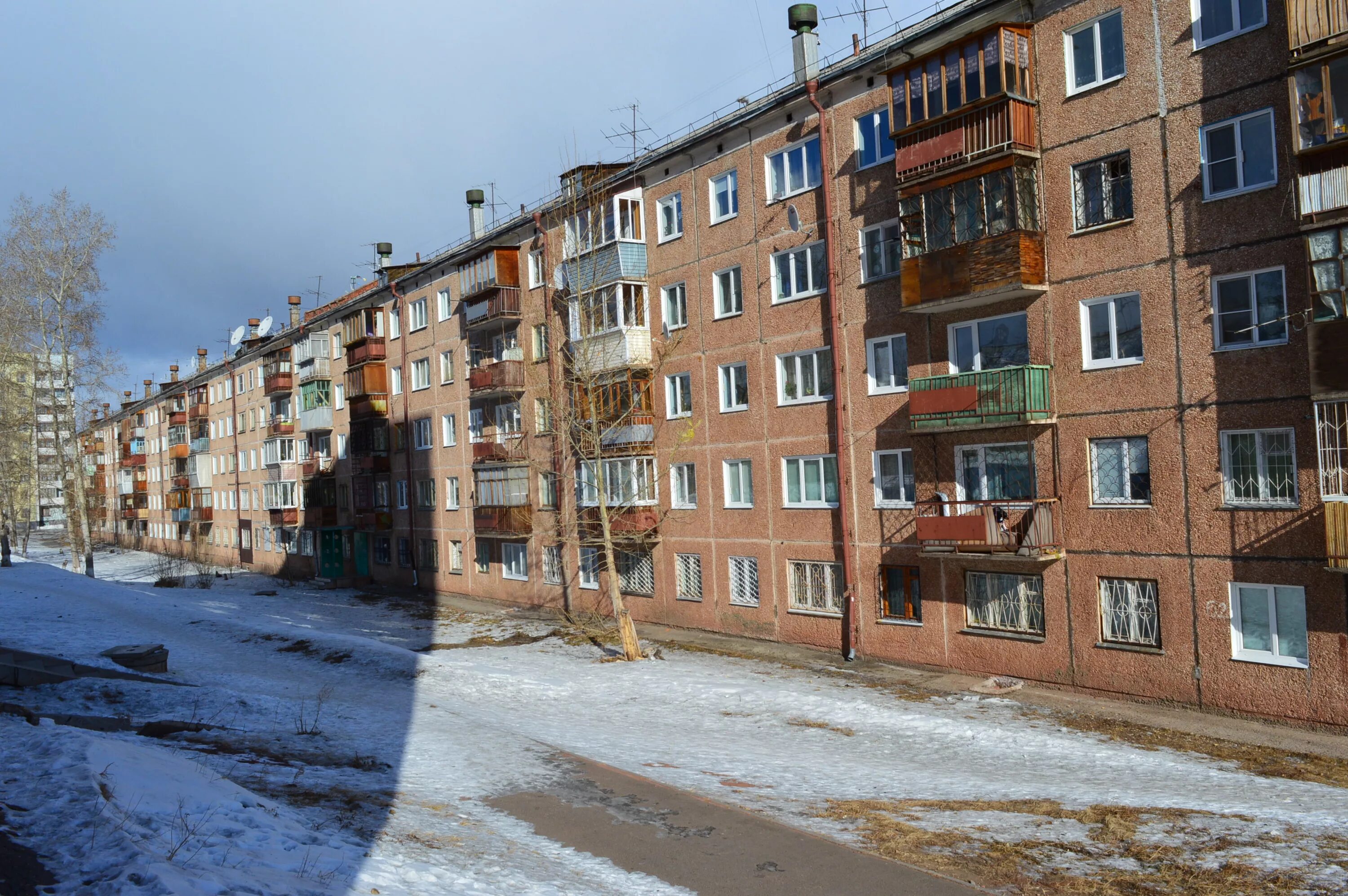 Погода в г братске. Улица Курчатова Братск. Город Братск ул Курчатова 2. Курчатова 62 Братск. Курчатова 10 Братск.