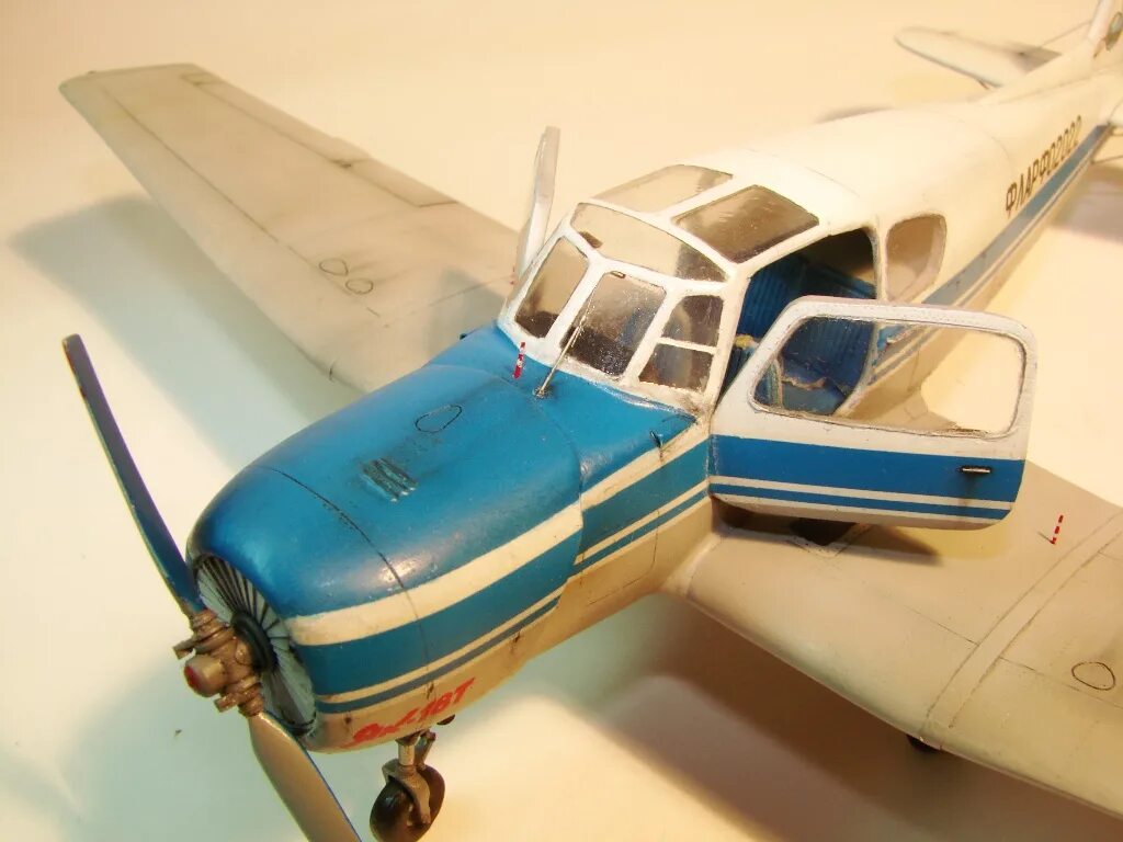 комбо зомяк 18. самолет як 18а. як-18т 4-х местный. самолёт як-18т. як-18т шасси.