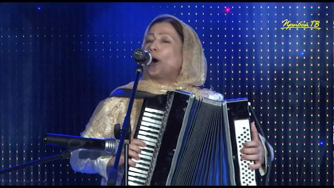 Песни амай исмаков. Кумыкские музыканты. Саният надырбекова фото. Кумыкская певица нурсанат. Кумыкские песни видео для внуков.