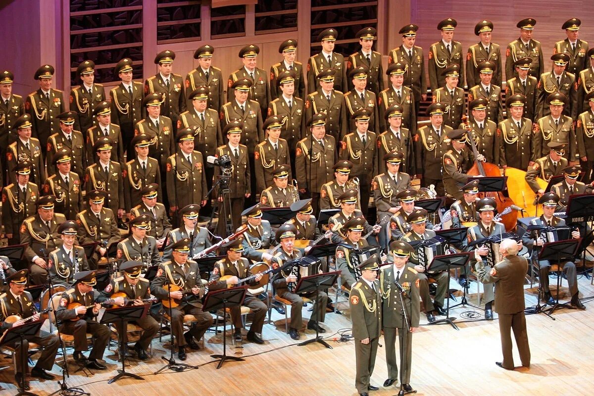 Оркестр исполнение песен. Группа симфонический оркестр большого театра. Оркестр исполнение песен. Ансамбль песни и пляски российской армии имени а в александрова. Хор ансамбля александрова.