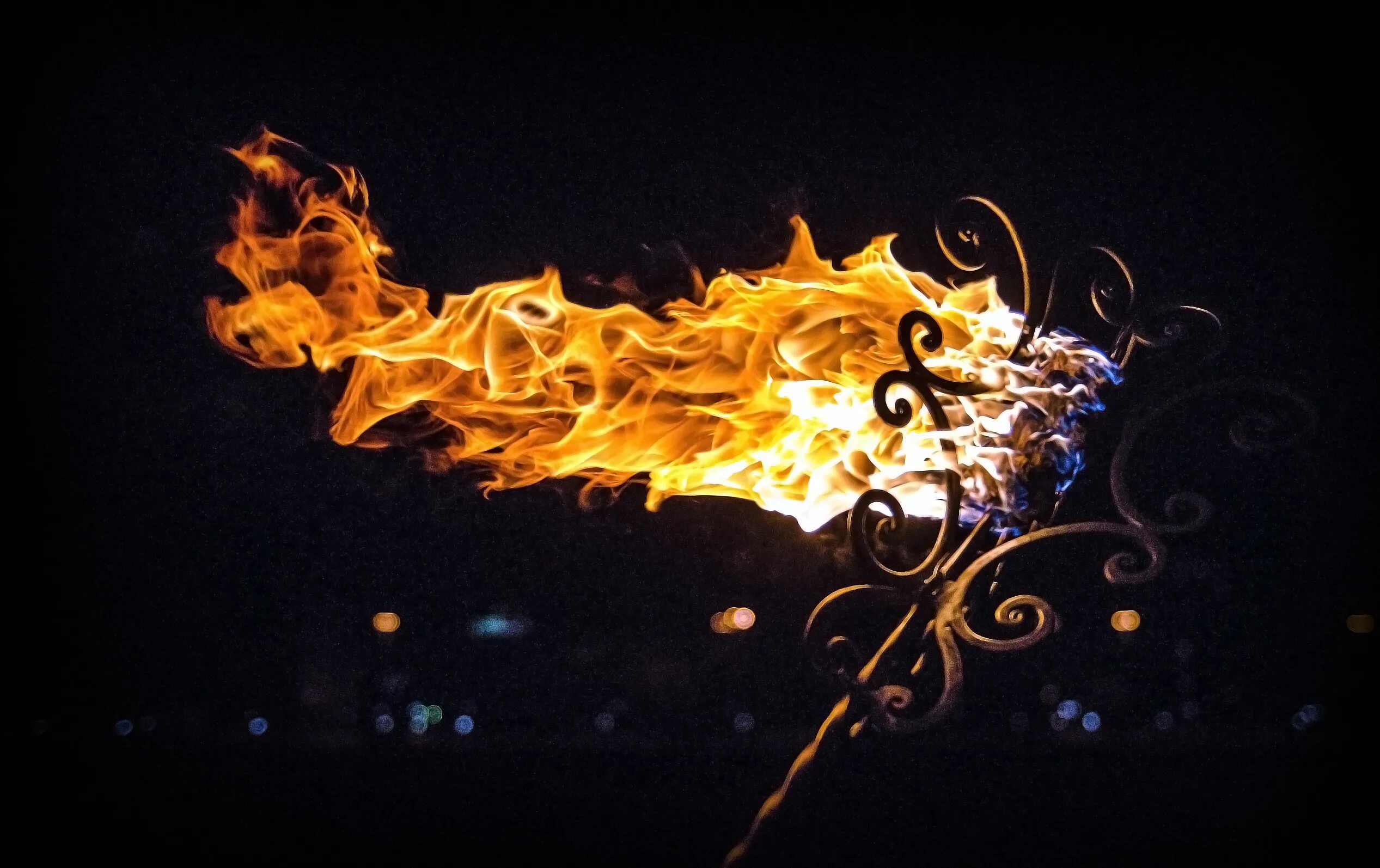 Девушка которая играла с огнем 2009 постер. Tom clancy's the division 2016. Горящий костер. Огонь горит игра. Девушка которая играла с огнем.