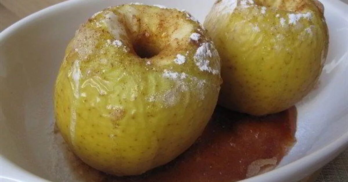 Запечённые яблоки в духовке с сахаром. Печёные яблоки в духовке. Запечённые яблоки в духовке. Запечённые яблоки в микроволновке. Яблоки в духовке рецепты с фото.