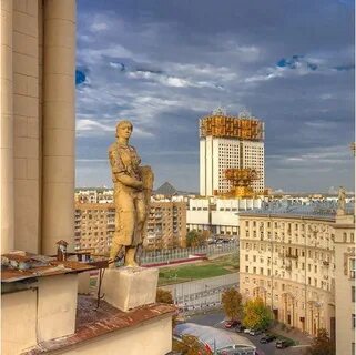 Напротив дома 20