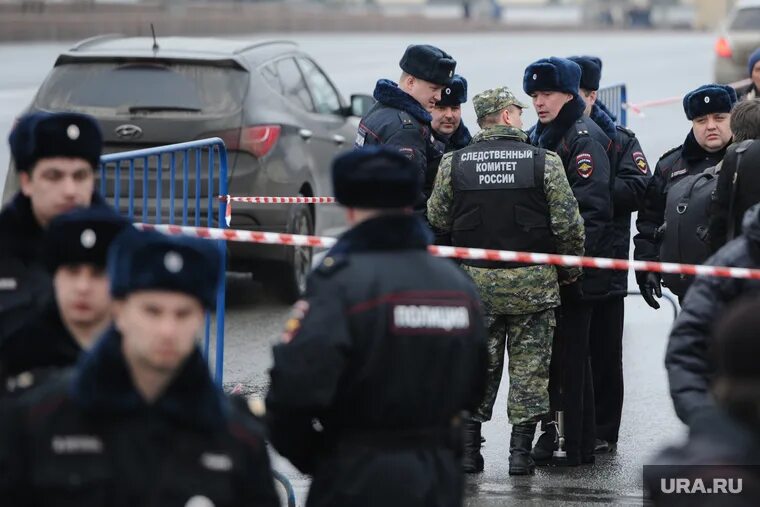 Работница полиции на месте преступления