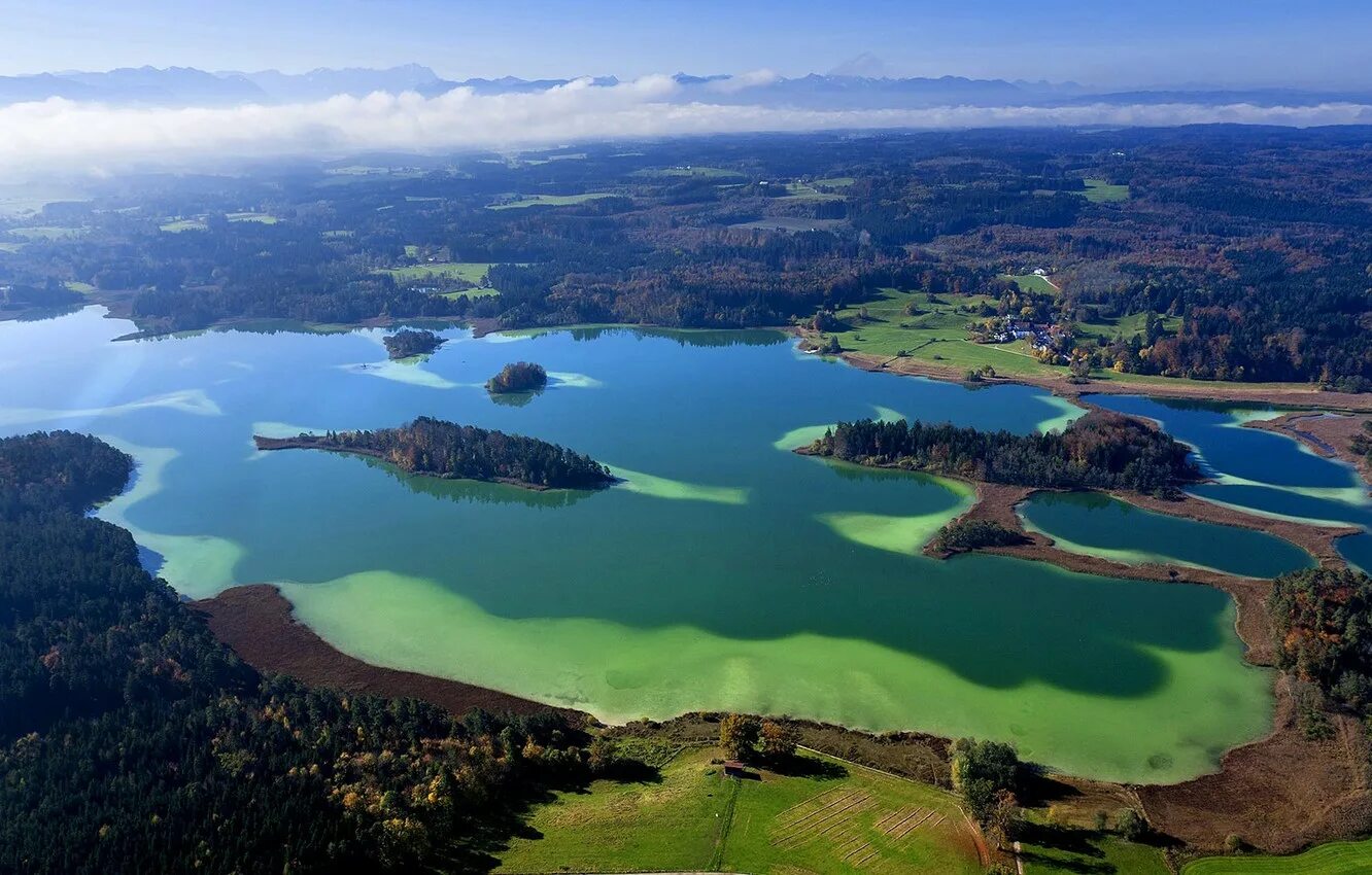 Как называется река германии. Озеро Тегернзее в Баварии. Кимзее озеро Германия. Германия озеро Штессензее. Озеро Шрек в Германии.