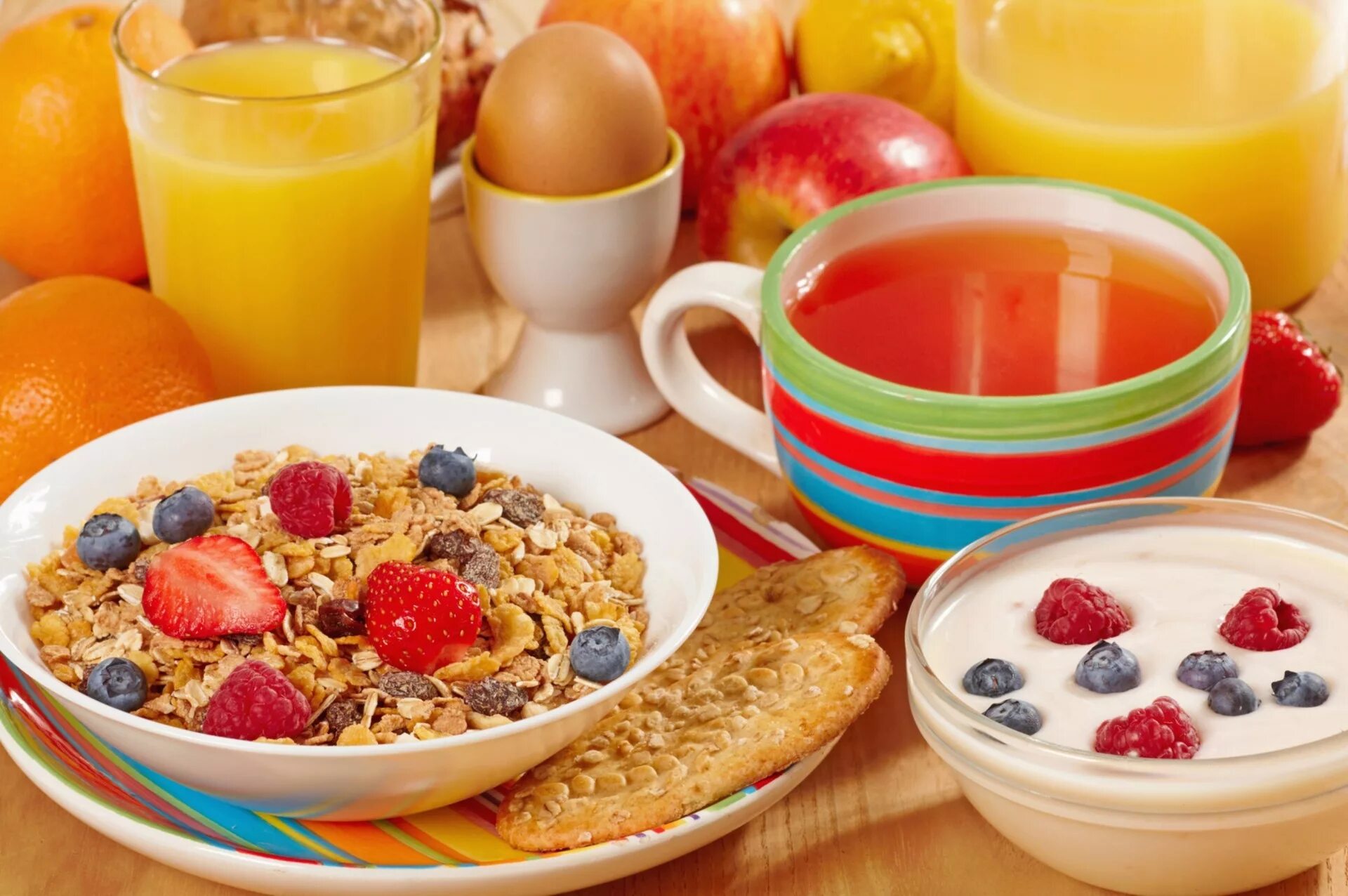 Здоровый завтрак. Вкусный и полезный завтрак. Здоровый и полезный завтрак. Правильный завтрак. Тяжелая пища легкая пища