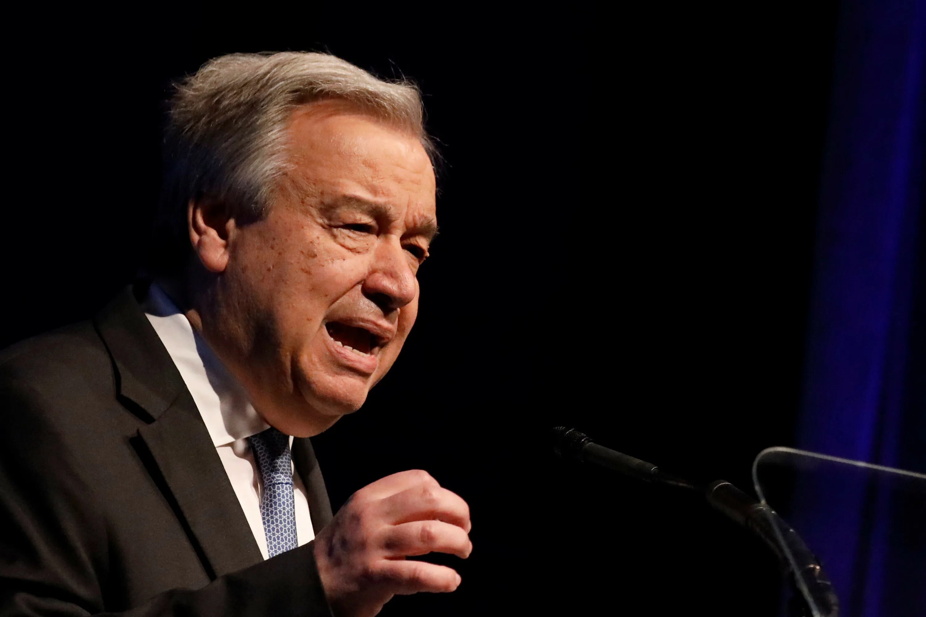 Гуттериш заплакал. Гуттериш заплакал. Гуттериш заплакал. Гуттериш заплакал. Гуттериш заплакал.