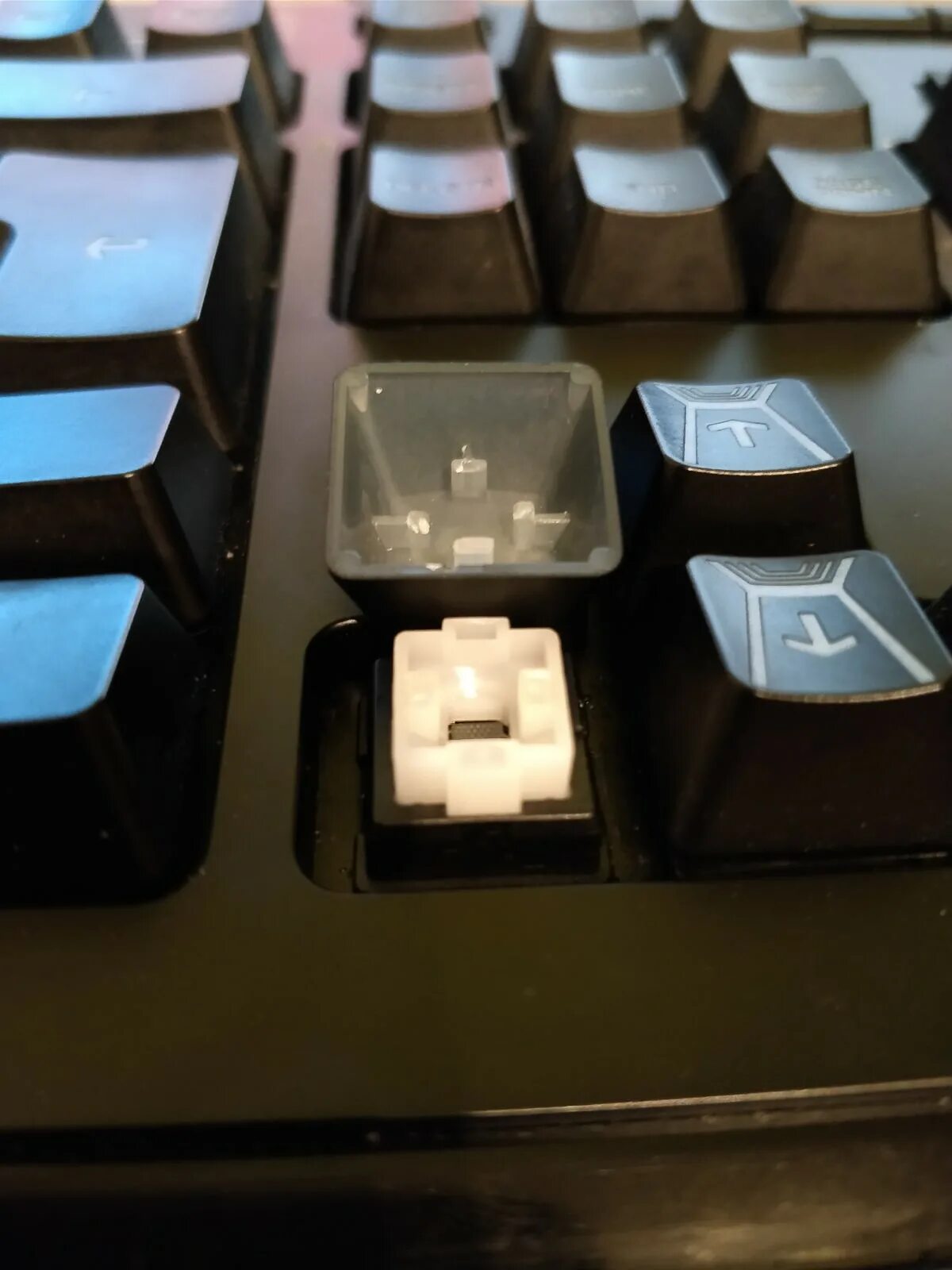 Как правильно снимать кейкапы Logitech G810 Keyboard Key cap Totally Dubbed