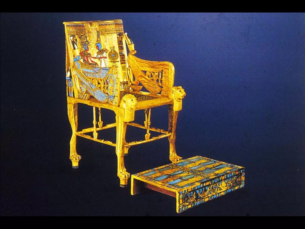 Трон фараона тутанхамона. Золотой трон фараона Тутанхамона. Древний Египет золотой трон Тутанхамона. Каирский музей трон Тутанхамона. Кресло фараона Тутанхамона.
