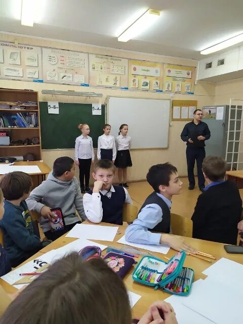 Директор гимназии 24 севастополь. 24 б класса. 24 школа альметьевск учителя. Директор гимназии 24 севастополь. 24 б класса.