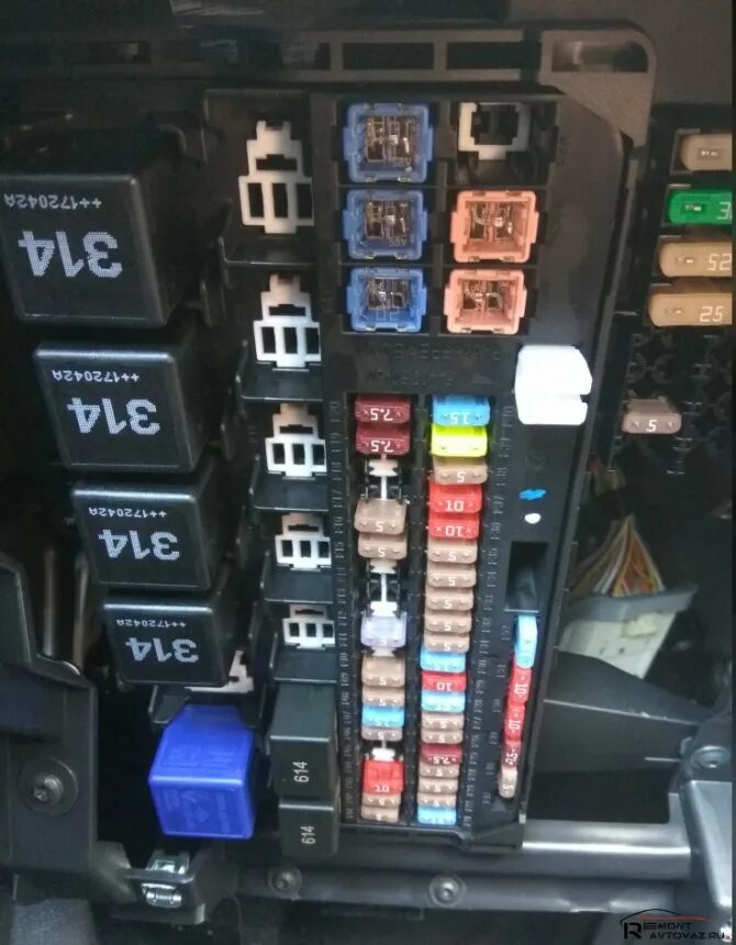 Схема предохранителей лада веста 1. Блок предохранителей vesta. 8. Предохранители lada vesta. Монтажный блок лада веста.