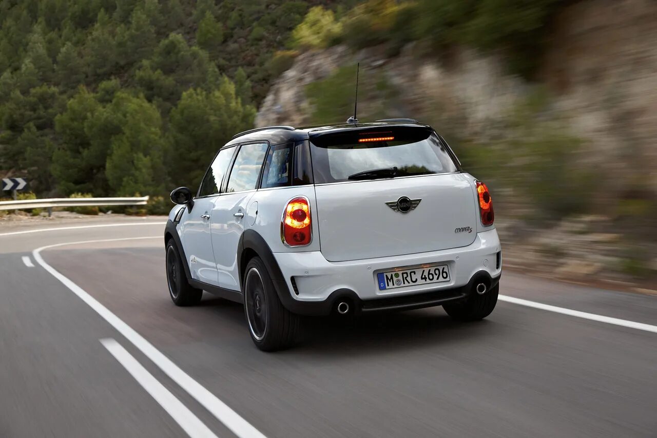 Мини мини контент. Mini Cooper s Countryman all4. Mini Cooper Countryman 2010. Mini Cooper r60 Countryman 2011. Mini Cooper Countryman s 2010.