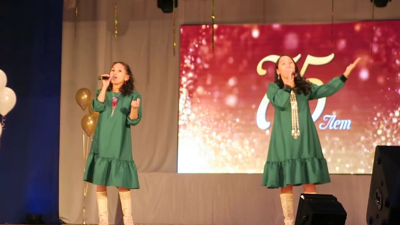 Санита ай уонна эрхан. Сахалыы ырыа. Сахалыы ырбаахы. Певица якутка. Якутские песни.