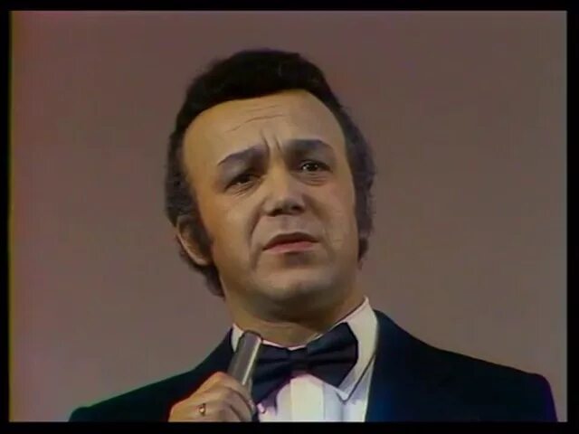 Далекое иосиф кобзон. Иосиф кобзон 1973. кобзон 1990. иосиф кобзон 1990. иосиф кобзон молодой.