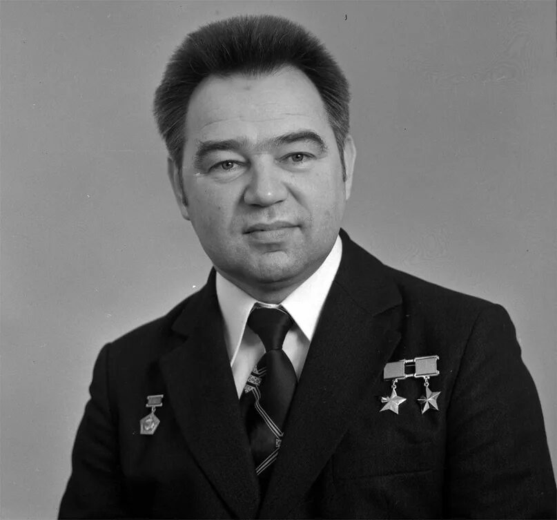 Гречко врач. Фото депутата путра с космонавтом гречко.