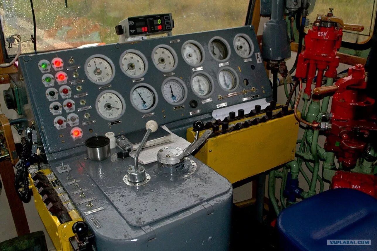 Инвентарь локомотива. Машинное отделение локомотива чс2. Инвентарь локомотива. Машинное отделение электровоза вл80с. Схема оборудования электровоза вл 80.