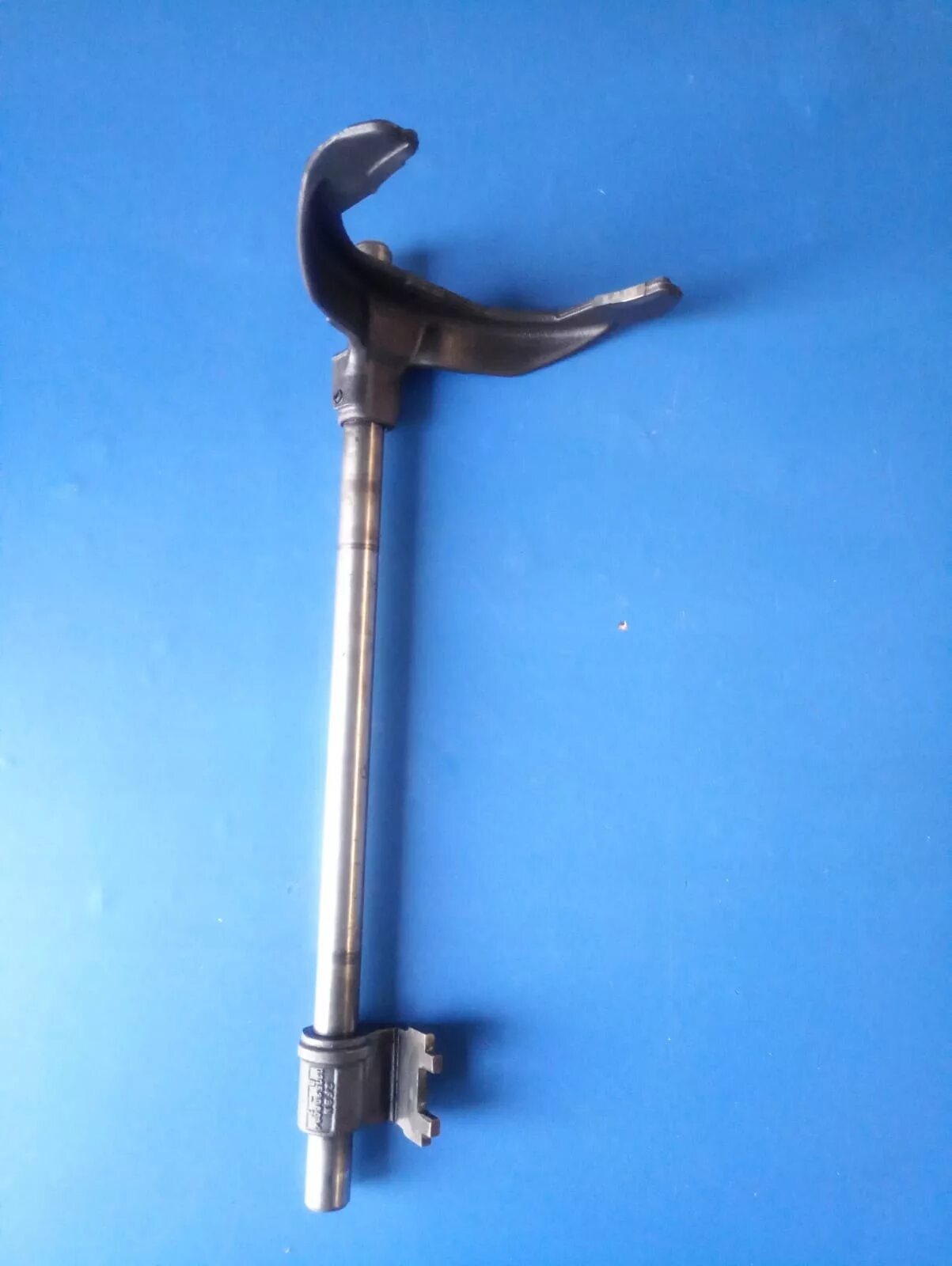 017. Вилка выключения сцепления zf 6060-368043. Вилка сцепления кпп zf камаз 6520. Вилка сцепления камаз 6520 zf. Вилка сцепления камаз 6520.