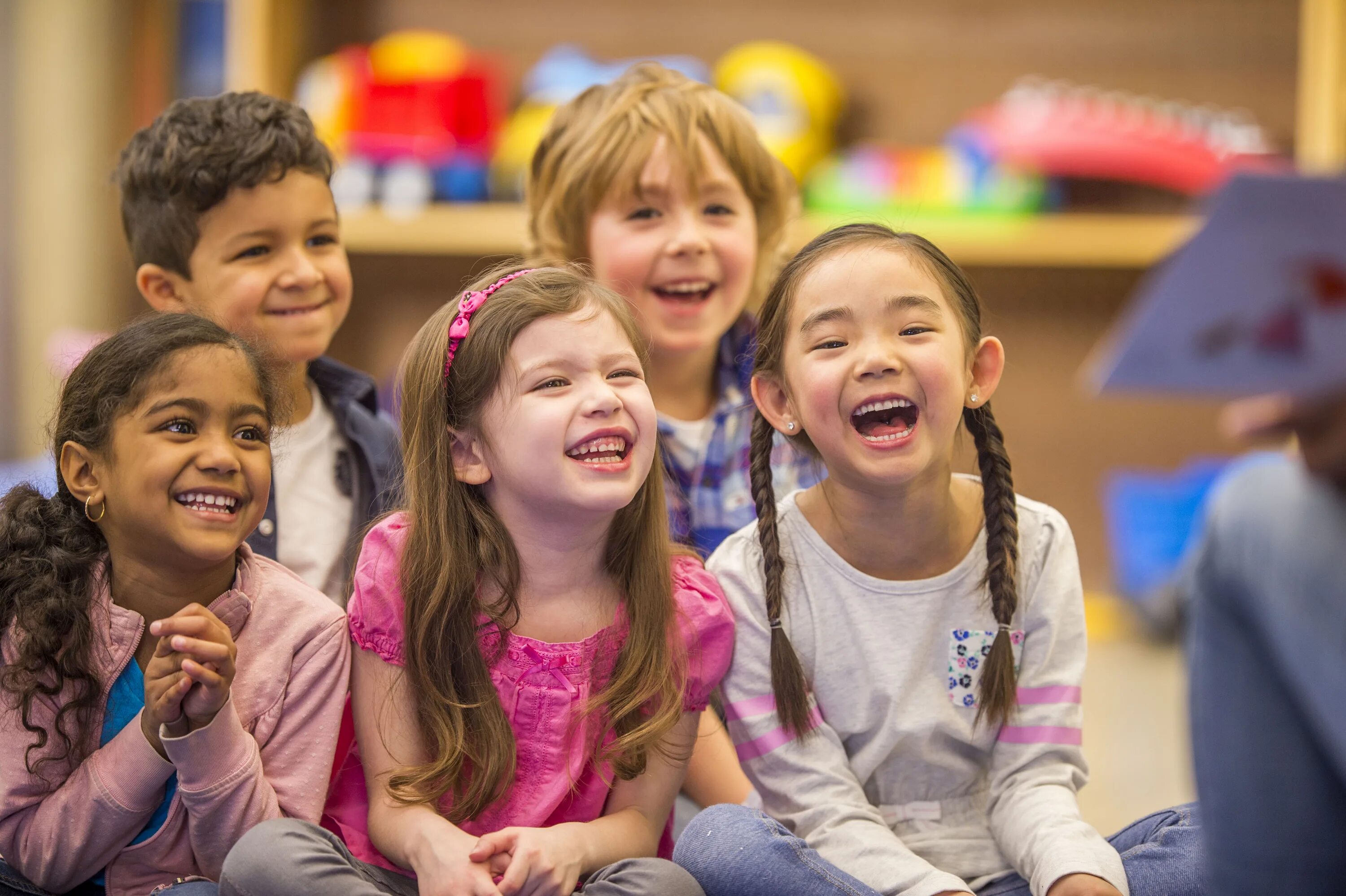 Children laughing. Дети смеются. Радостные дети. Счастливый ребенок. Дети смеются в детском саду.