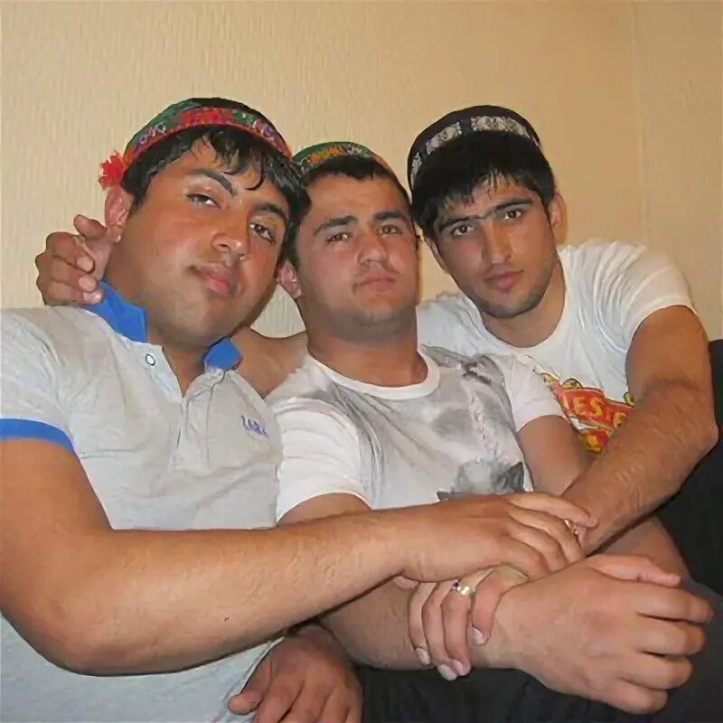 Три таджика. Братья таджики. Таджик и узбек. Братья узбеки. 2 на таджикский