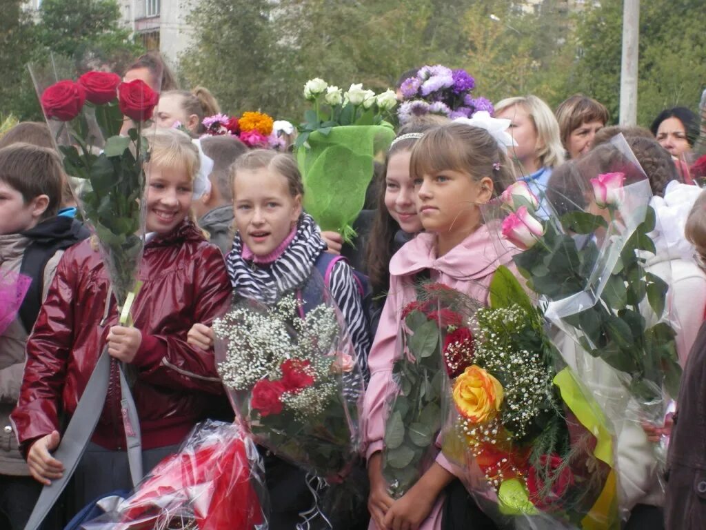 Школа номер 121 Нижний Новгород. 1 Сентября 2010 года. Школа 121 учителя. Школа 2010 1 сентября.