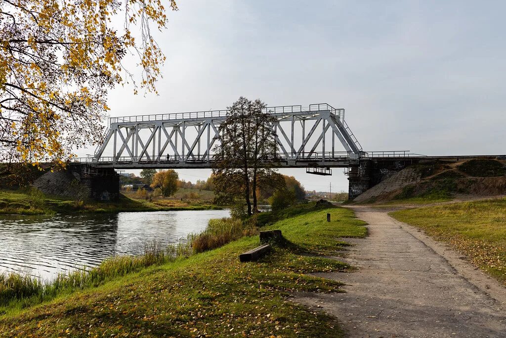 Мост река устье. Железнодорожный мост иваново. река уводь иваново мост. жд мост река уводь иваново. железнодорожный мост через реку уводь.