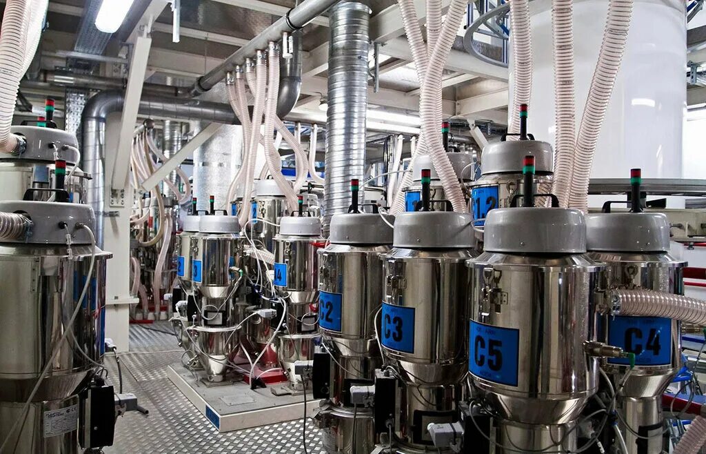 производство промышленного оборудования. производственное оборудование. предприятие по выпуску оборудования. технологические машины и оборудование. химическая промышленность цех.