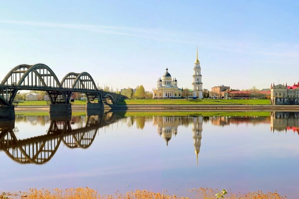 Мост и музей Рыбинск. Река Волга Рыбинск. Левый берег рыбинск