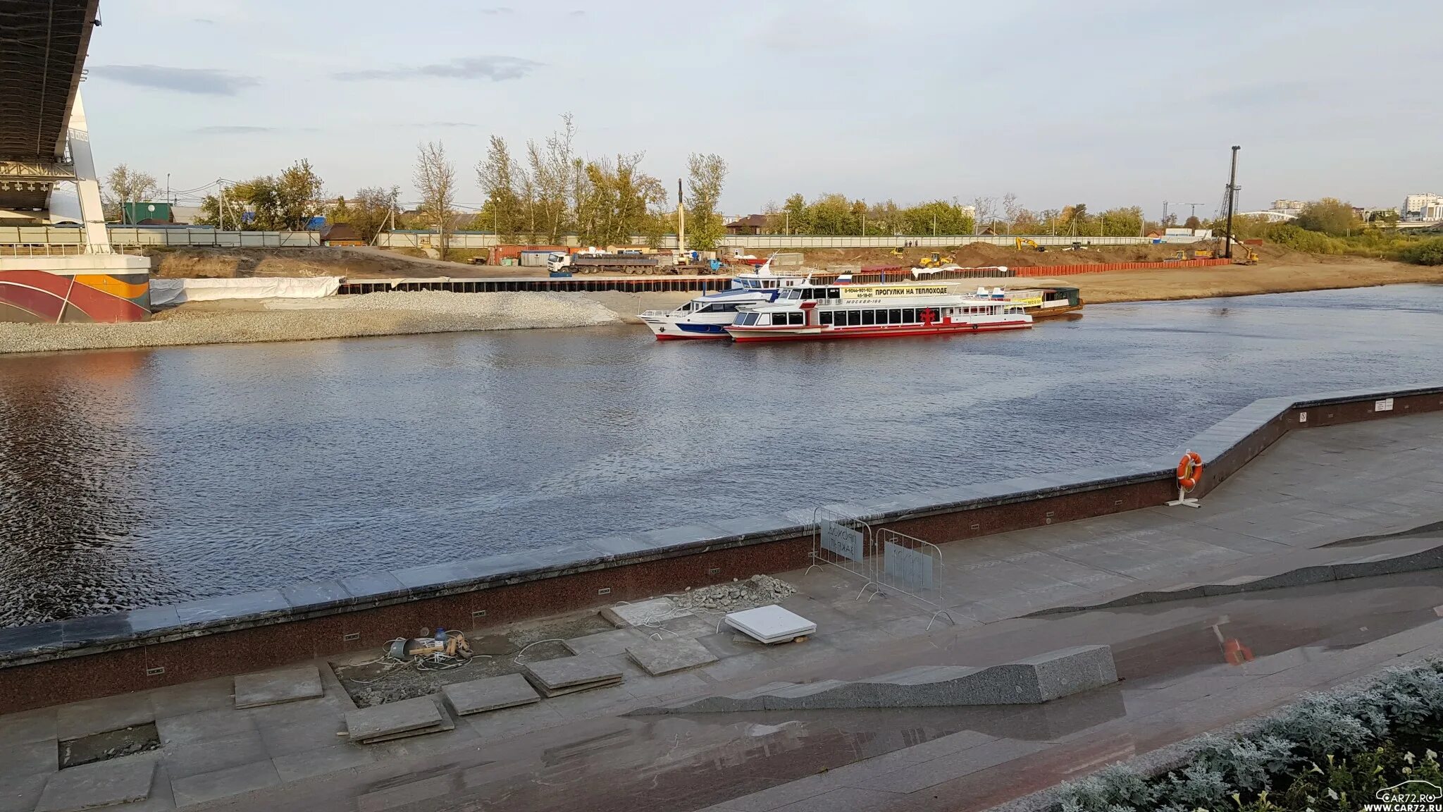 Стекло левый берег. Набережная Тюмень левый берег. Левый берег Тюмень новая набережная. Набережная Тюмень правый берег. Проект набережной Тюмень левый берег.