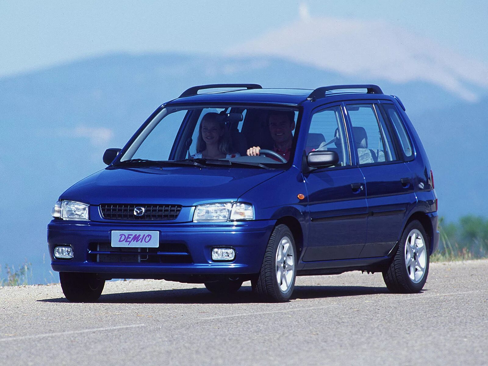 Mazda Demio 2000. Мазда Демио 1998. Mazda Demio DW. Мазда Демио 2 2000. Мазда демо