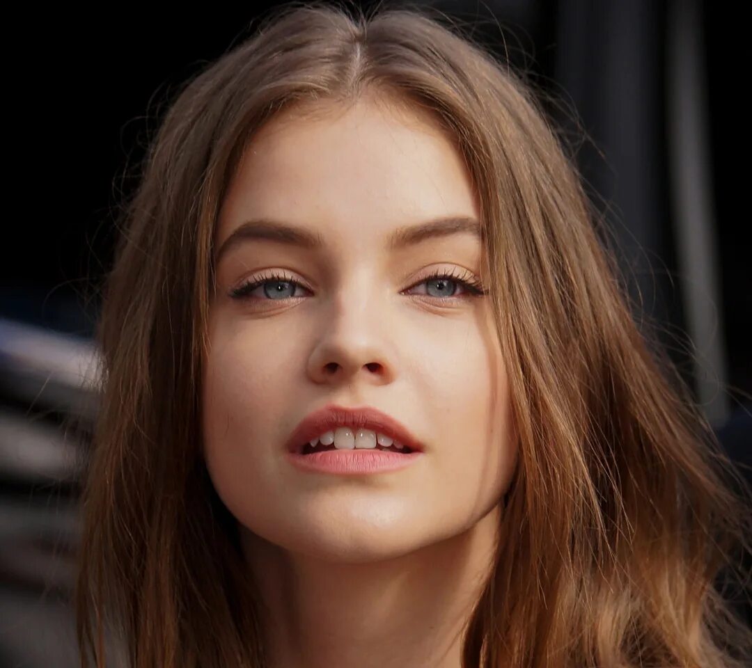 Барбара палвин. Женский портрет на белом фоне. Легкий макияж. Baby face girl. Природная красота девушек.