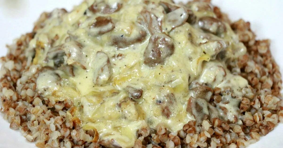 Гречка с сердечками. Гречка с грибами в сливочном соусе. гречка с грибами в соусе. гречка с грибами в сметанном соусе. гречка в сливочном соусе.