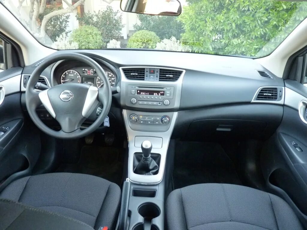 Купить б/у Nissan Sentra VII (B17) 1.6 CVT (117 л.с.) бензин вариатор в Екатерин