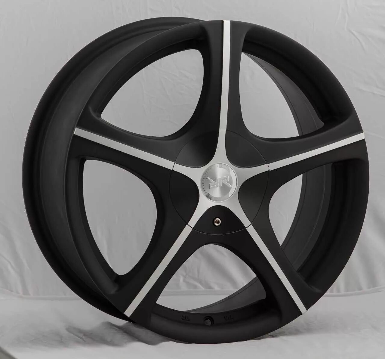 3 d60. Bantaj bg516. 1 et35 b-p/m. Borbet r17 5x112. 5x17/5x100/120 d73.