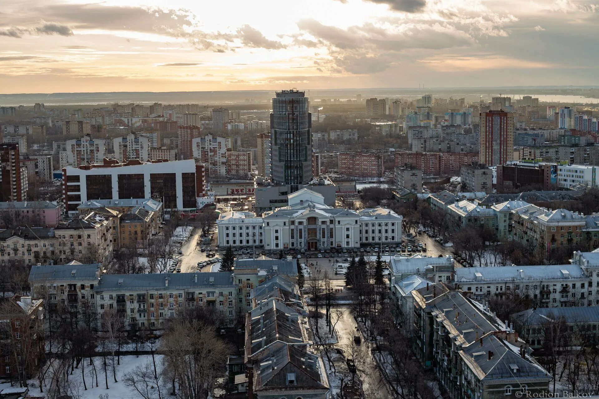 достопримечательности перми вечер. частные фото пермь. оля вершинина пермь. незамужние женщины перми. красивые виды перми.