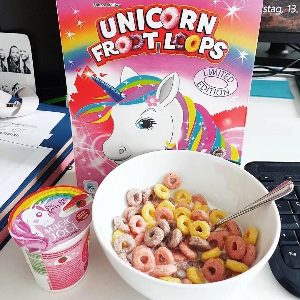 Единорога быстро. Kellogg хлопья Единорог. Готовый завтрак Kellogg's Unicorn радужные Колечки. Келлогс хлопья Юникорн. Хлопья Kellogg`s Unicorn Froot loops.