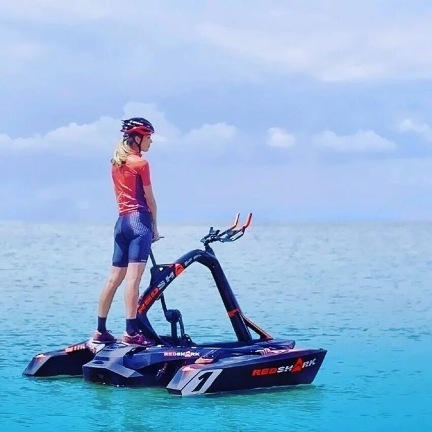 Water bike. Велосипед ред Шарк байк. Водный велосипед. Необычные водные велосипеды. Водный ВЕЛОБАЙК.