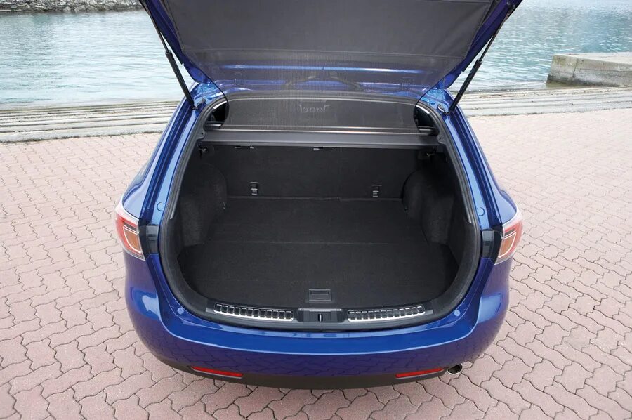 Багажник мазда 6 gg. Мазда 6 универсал 2008 багажник. Мазда 6 универсал багажник. Мазда 6 лифтбек 2008 багажник. Mazda 6 Wagon 2020 багажник.