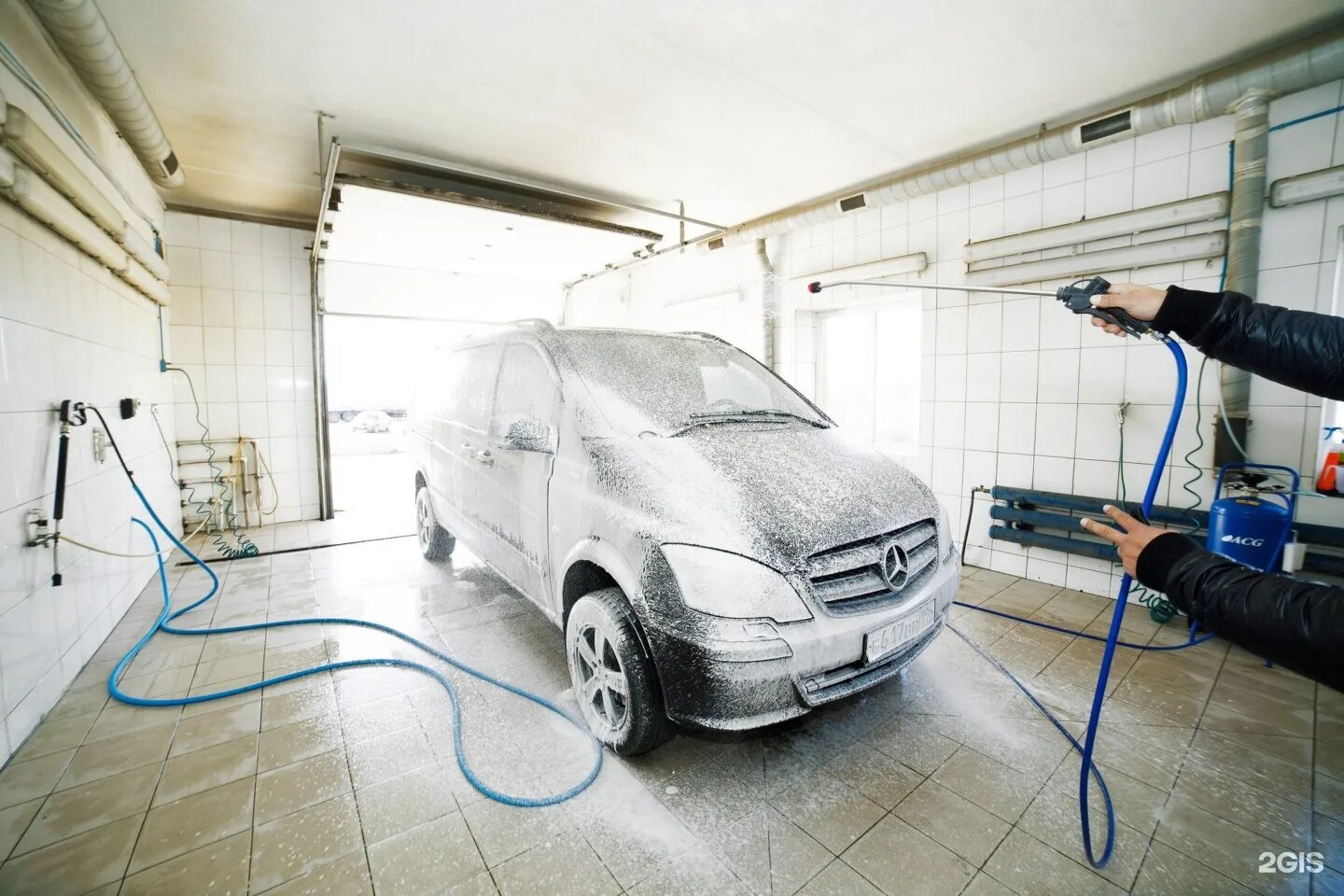 Car Wash мойка самообслуживания. Автомойка «Aquaservice». Наружная мойка авто. Машина на автомойке. Автомойка как пользоваться видео