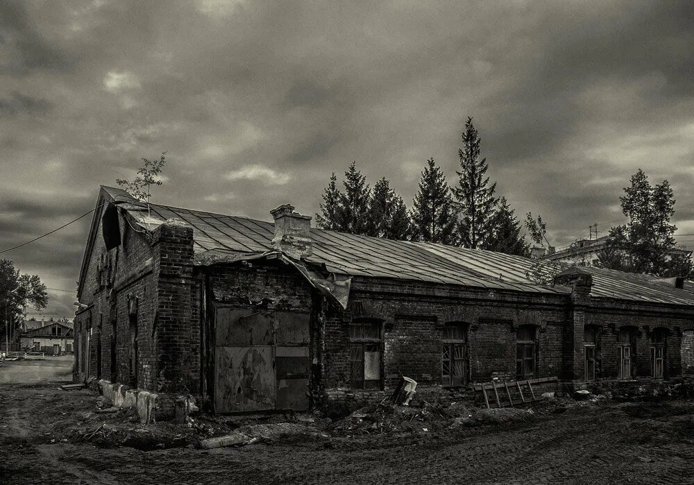 бараки дом чита. печь в бараке. дом барачного типа. деревянный барак разваливается. серый барак.