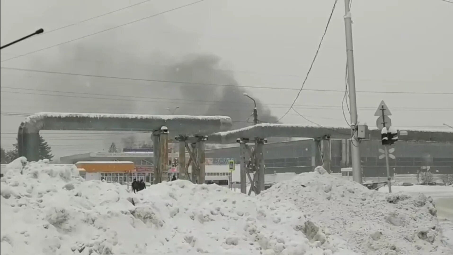 Взрыв на УМПО Уфа. Пожар на УМПО. УМПО Уфа территория завода. Рухнула крыша УМПО. Взрыв в уфе сегодня