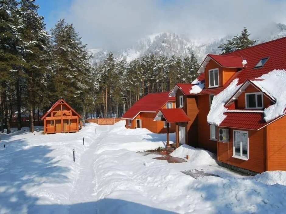 Алтай горнолыжный курорт манжерок. Парк отель манжерок горный. Горнолыжка на алтае манжерок. Манжерок всесезонный курорт алтай. Манжерок гостиница горный алтай.