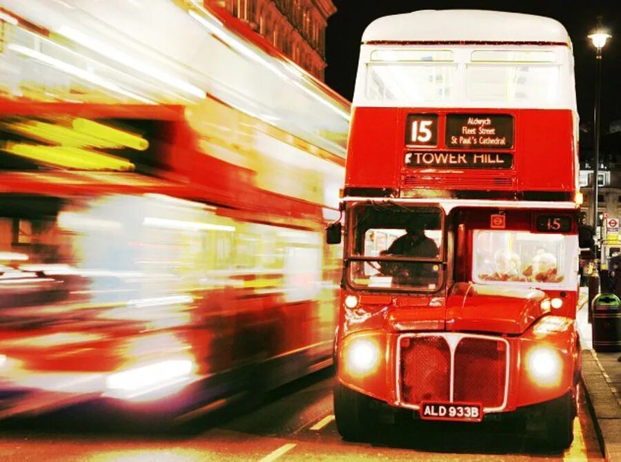 Транспорт в 10 раз. Автобус призрак в Лондоне. Призрачный автобус в Лондоне. Автобус призрак в Лондоне номер 7. Автобус Лондон.