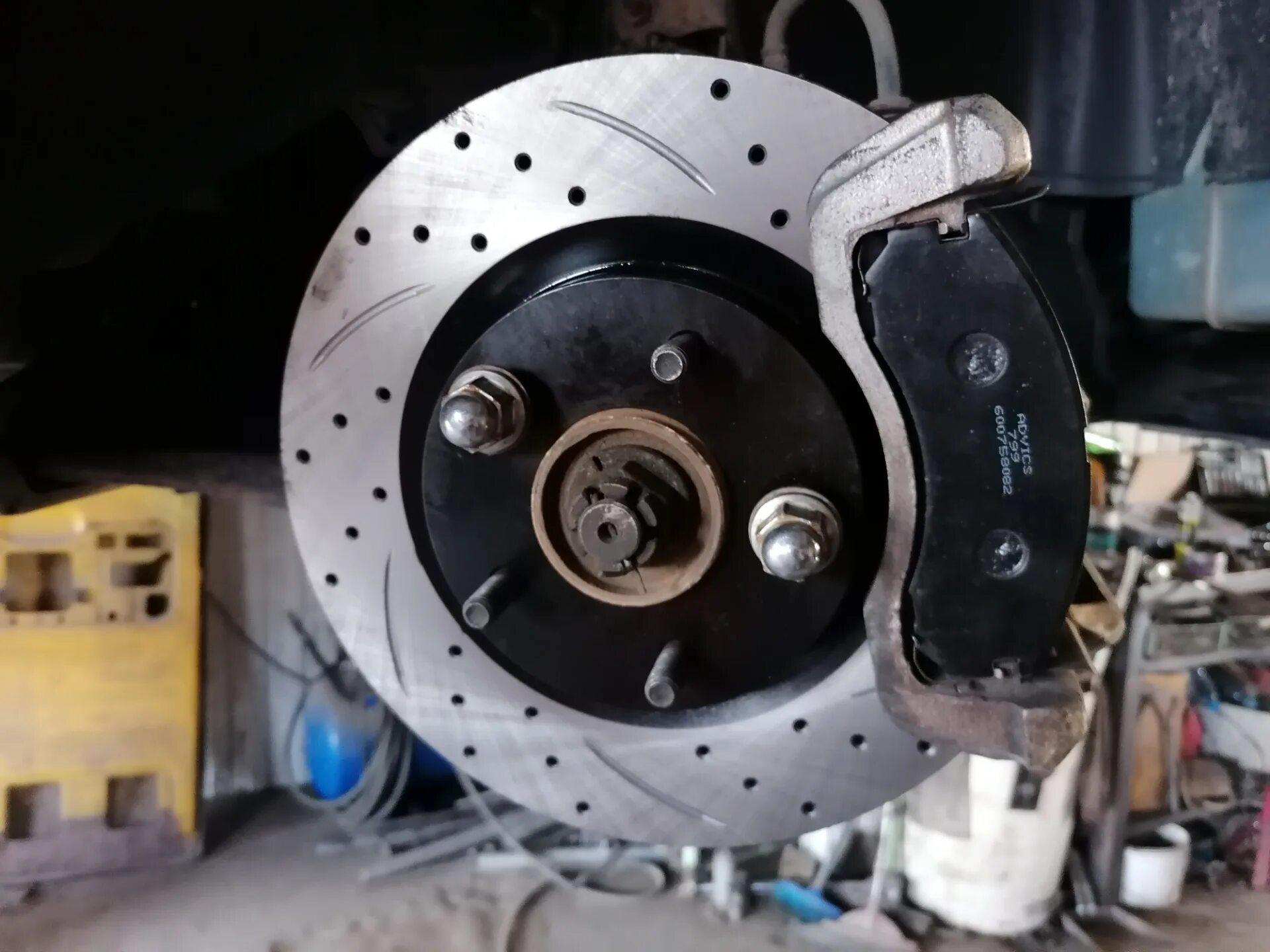 Тормозные диски аутлендер 3. Тормозные диски на митсубиси аутлендер 3. Задний суппорт ситроен с4 аиркросс. Тормозные диски аутлендер 3. Тормозные диски аутлендер 3.