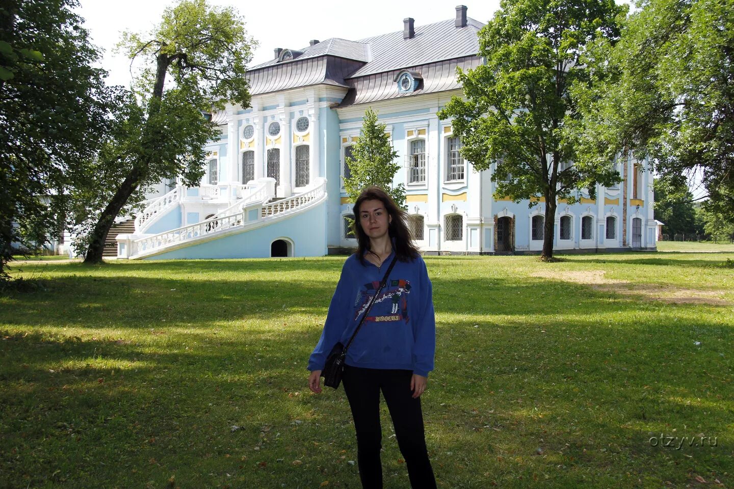 Михейковская школа ярцево. Хмелита вязьма. Усадьба хмелита. Погода в хмелите. Усадьба грибоедовых хмелита архитектор.