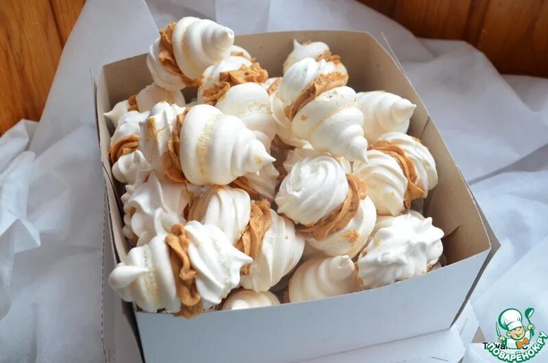 ореховое безе. торт графские развалины с безе. безе со сгущенкой рецепт. трайфл графские развалины. пирожное безе с орехами.