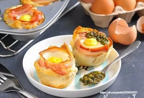 Маффин с яйцом и беконом