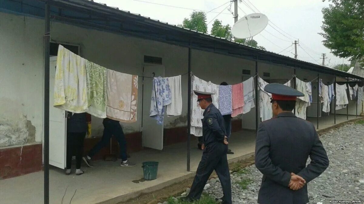 Джалал абад надпись. Город джалал абад киргизия. Джалал-абад центр. Токалки джалал абад. Джалал абад базар.