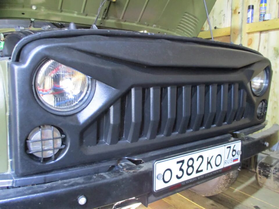 Уазе облицовка. Злая решетка на уаз 3151. Бампер от хантера на уаз 469. Злая решетка на уаз 469. Уаз 3151 с окрашенной в черный решеткой.